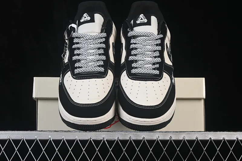 All categories Nk Air Force 1 Air Force series Nk Air Force 1 Low Air Force low-top Nike Air Force 1'07 Low Black, beige and blue contrast Air Force 1 low-top casual sneakers DW8806-005